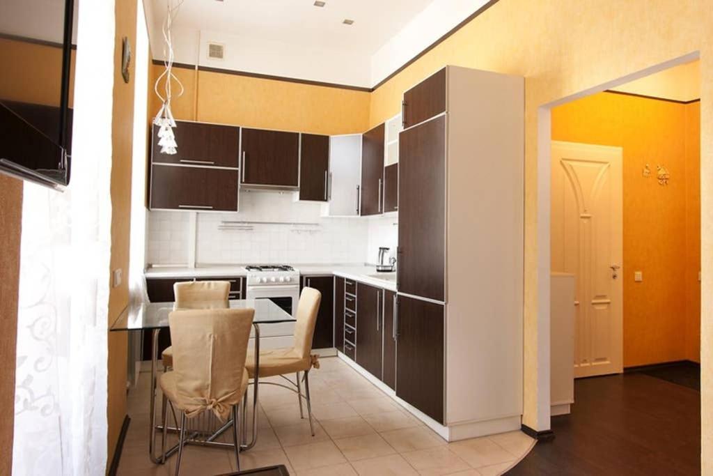 Centre 911 Flat Apartman Kijev Kültér fotó